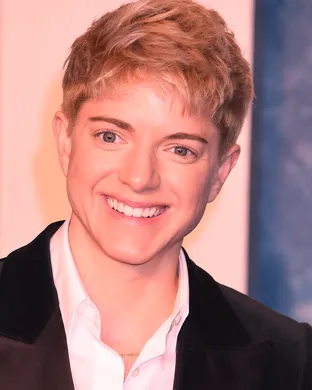 Mae Martin