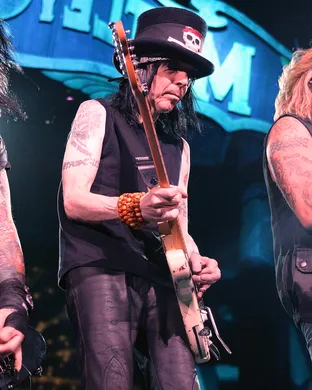 Motley Crue Long Beach